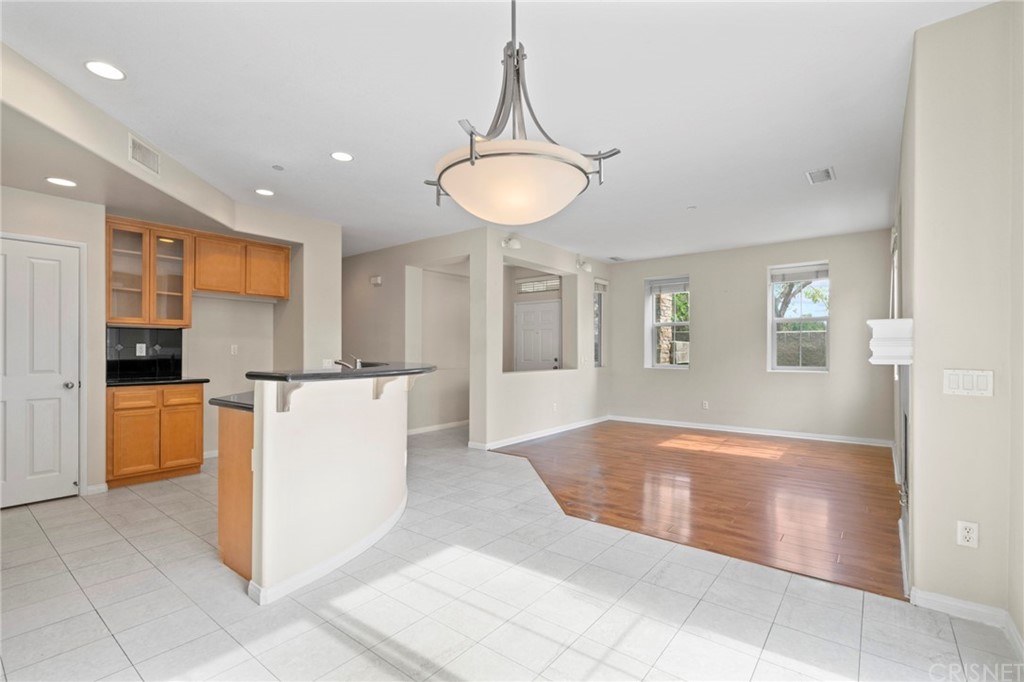 2903 Esperanza Way, Unit B Simi Valley, CA 93063 - Photo 9 of 25