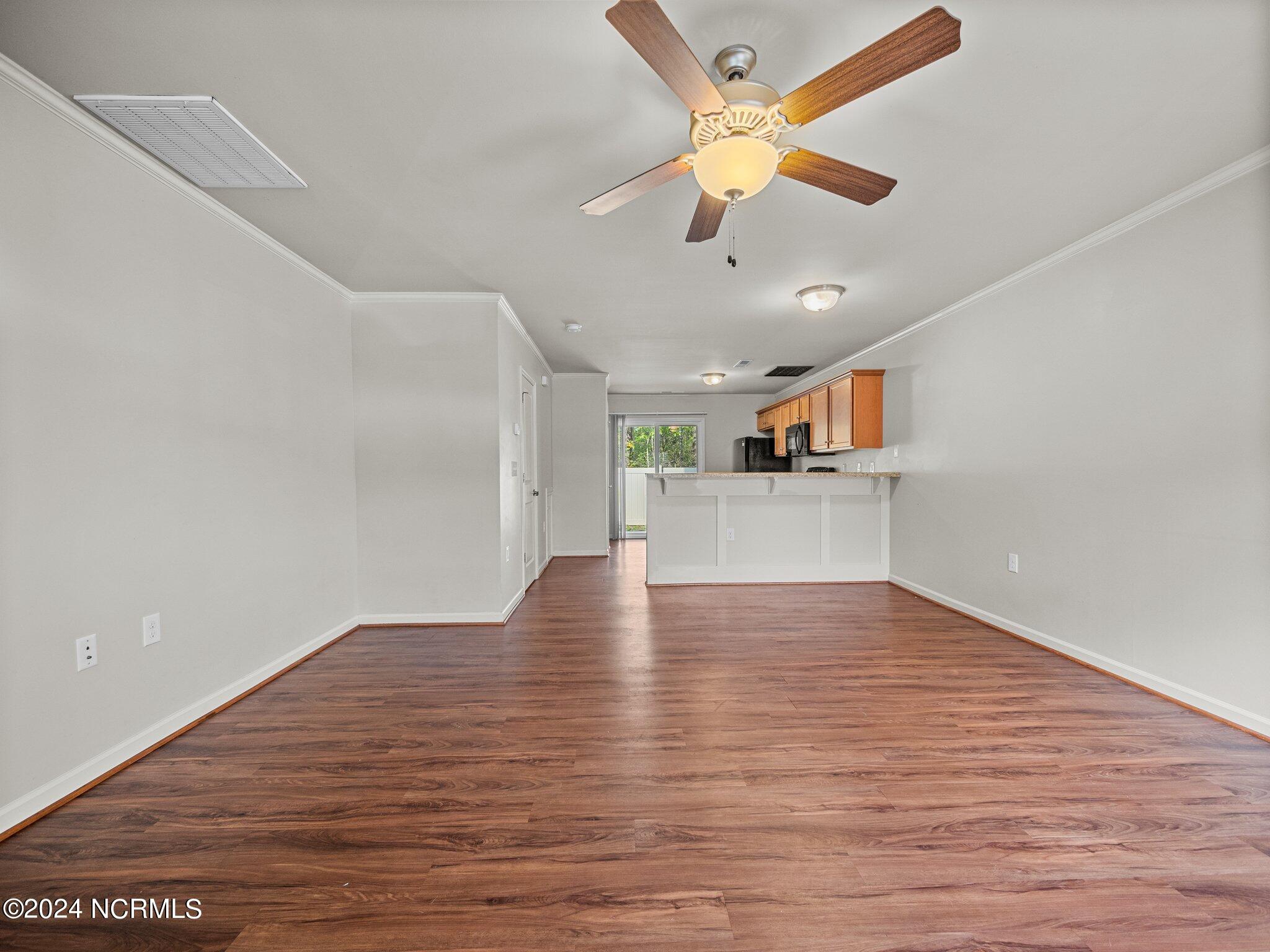 401 Sullivan Loop Road Midway Park, NC 28544 - Photo 4 of 21 16-web-or-mls-P4070019