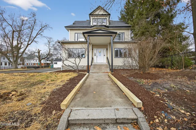 $399,800 | 901 Bedford Road, Schenectady, NY 12308