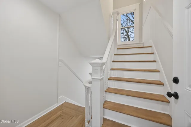 $399,800 | 901 Bedford Road, Schenectady, NY 12308