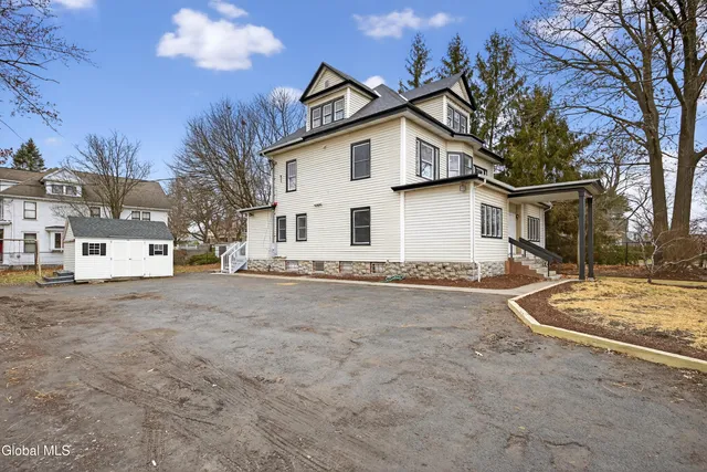 $399,800 | 901 Bedford Road, Schenectady, NY 12308