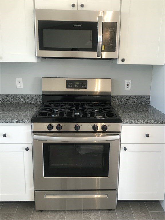 25 Pulaski Street Fall River, MA 02721 - Photo 5 of 17
