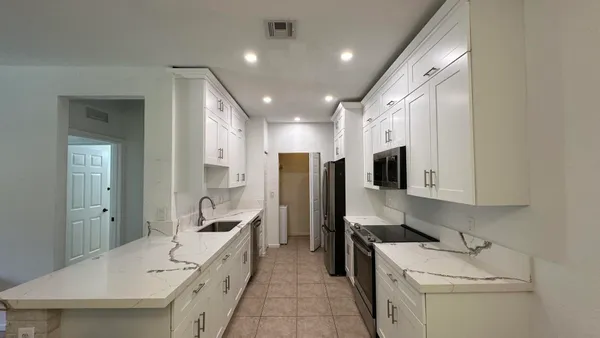 $2,099 | 3549 Forest Hill Boulevard, Unit 19, Palm Springs, FL 33406