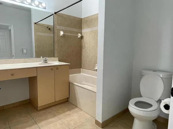 $2,099 | 3549 Forest Hill Boulevard, Unit 19, Palm Springs, FL 33406