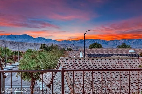 $477,500 | 2077 Wildwood Lake Street, Henderson, NV 89052