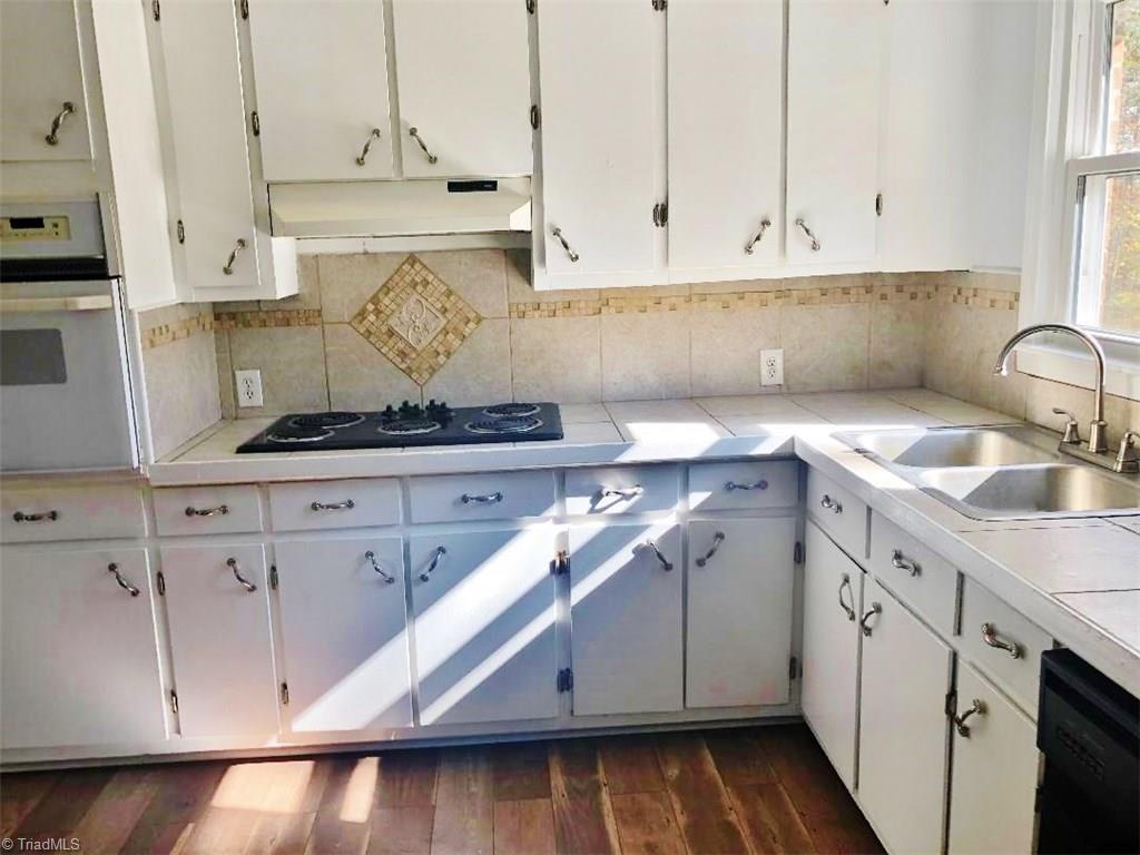3704 Hobson Road East Bend, NC 27018 - Photo 2 of 14 Gallery Image 2