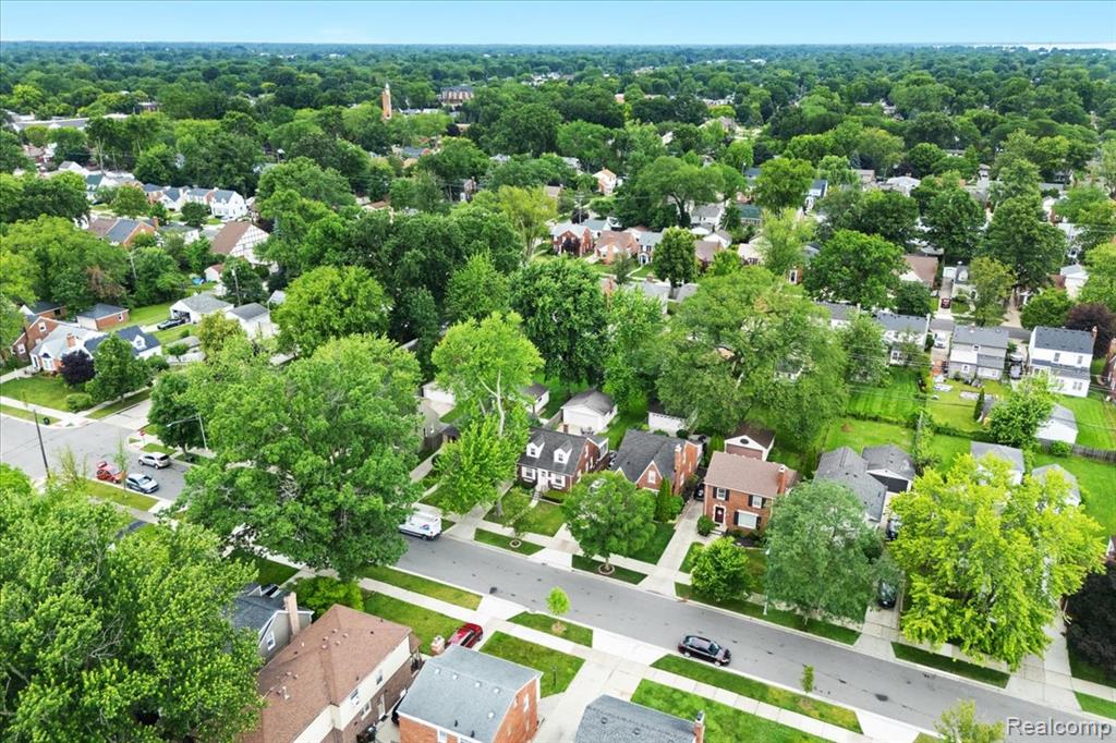 1624 Hampton Road Grosse Pointe Woods, MI 48236 - Photo 32 of 38