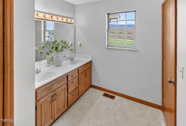 $519,900 | 4930 Highway 107 Cutoff, Greeneville, TN 37743