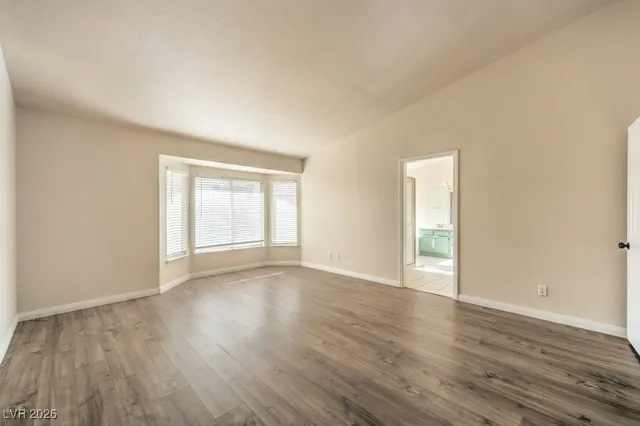 $2,495 | 657 Canyon Crest Drive, Las Vegas, NV 89123