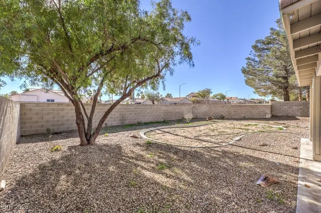 $2,495 | 657 Canyon Crest Drive, Las Vegas, NV 89123