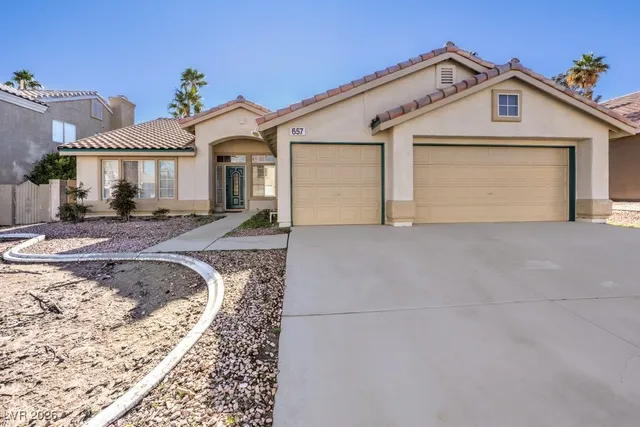 $2,495 | 657 Canyon Crest Drive, Las Vegas, NV 89123