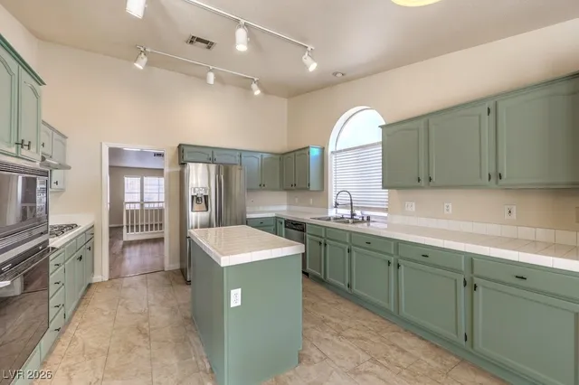 $2,495 | 657 Canyon Crest Drive, Las Vegas, NV 89123