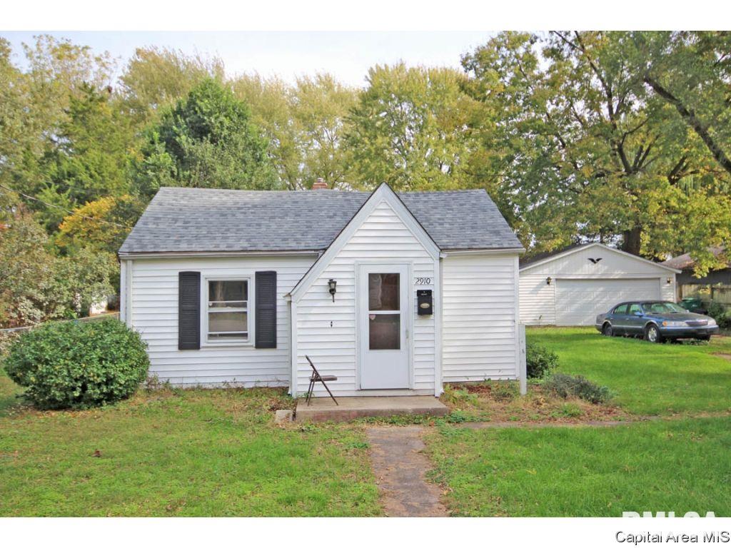 2910 South 13th Street Springfield, IL 62703 - Photo 1 of 25
