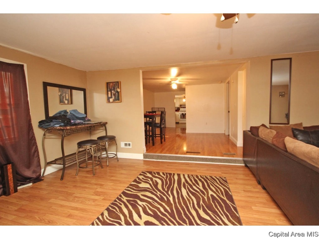 2910 South 13th Street Springfield, IL 62703 - Photo 8 of 25