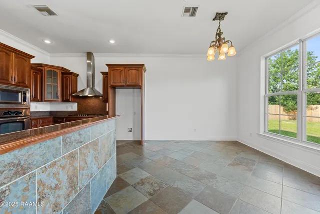 $399,000 | 102 Solano Drive, Lafayette, LA 70503