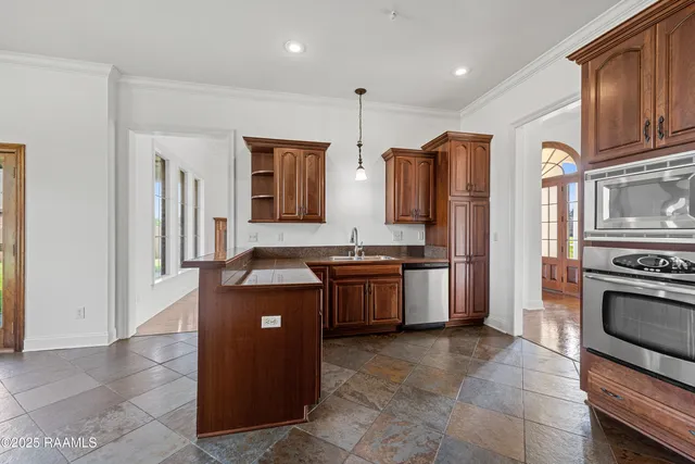 $399,000 | 102 Solano Drive, Lafayette, LA 70503