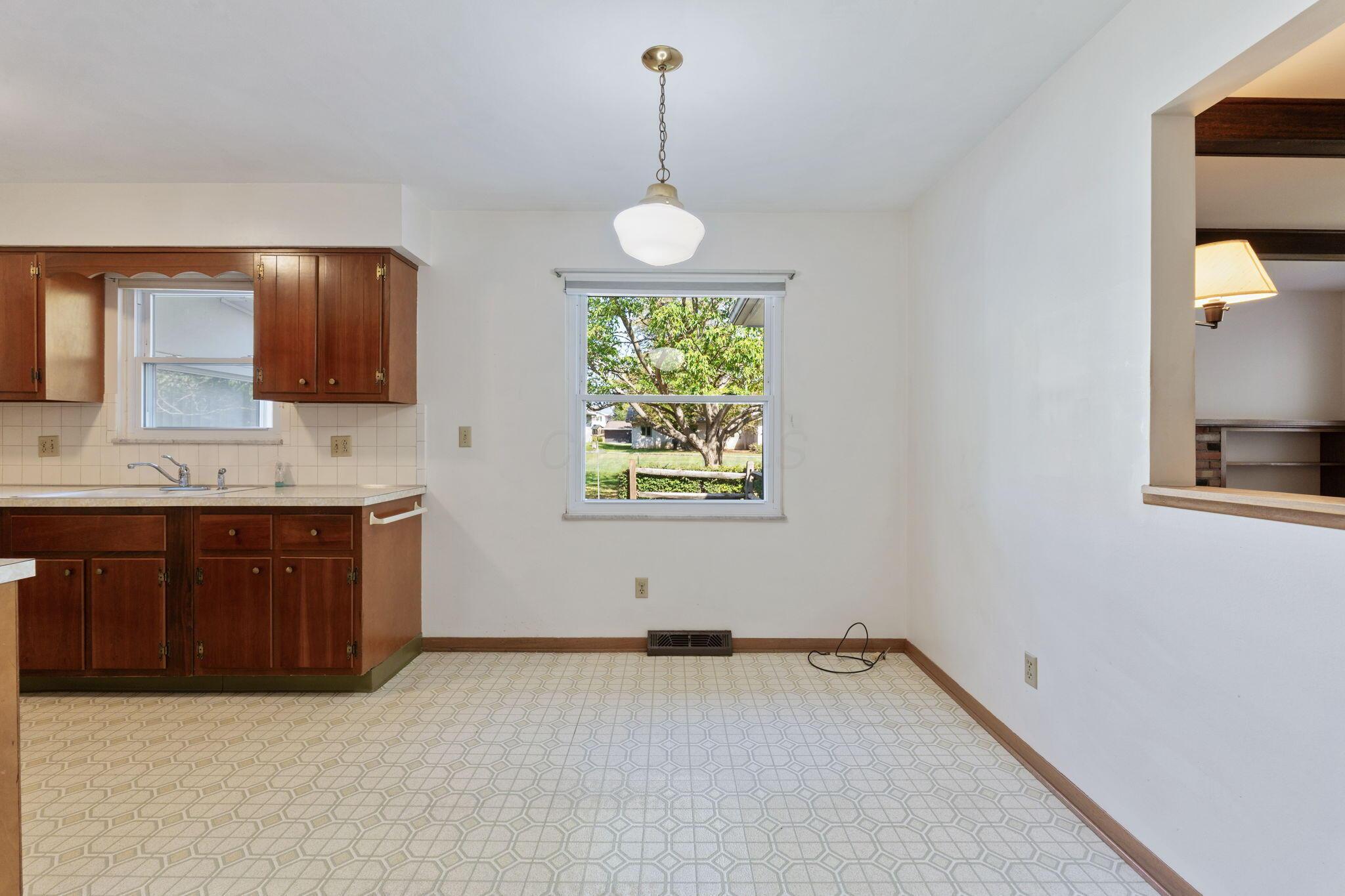 1060 Woodmere Road Columbus, OH 43220 - Photo 37 of 94 1060 Woodmere (Interior)-14