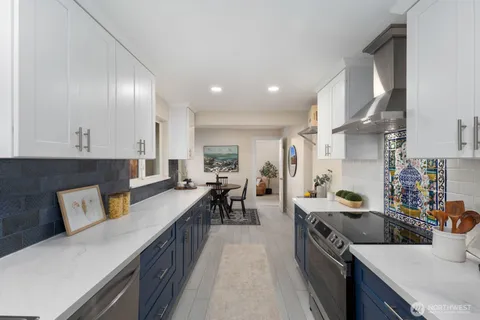 $575,000 | 10702 Douglas Drive Southwest, Lakewood, WA 98499