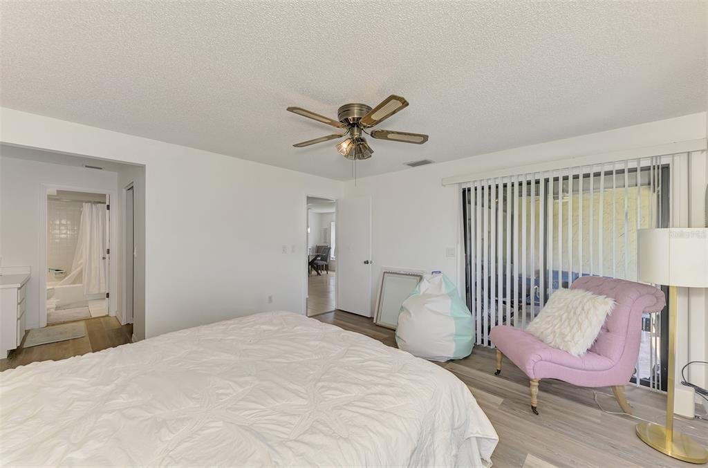 952 North Beneva Road, Unit V23 Sarasota, FL 34232 - Photo 30 of 46 Gallery Image 30