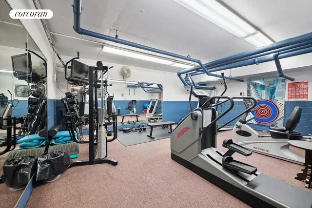 $585,000 | 353 East 72nd Street, Unit 10C | Lenox Hill