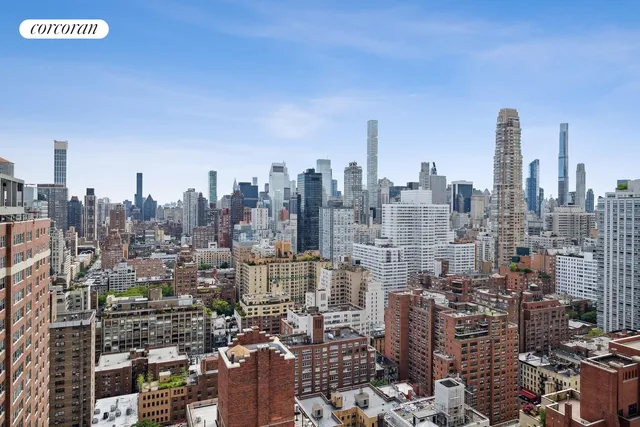 $585,000 | 353 East 72nd Street, Unit 10C | Lenox Hill