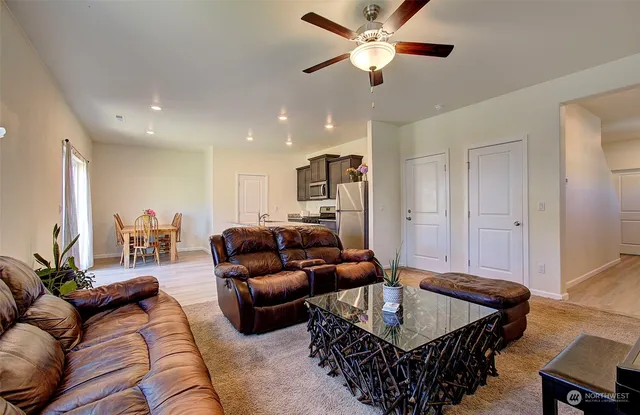 $499,900 | 1303 West 17th Avenue, La Center, WA 98629