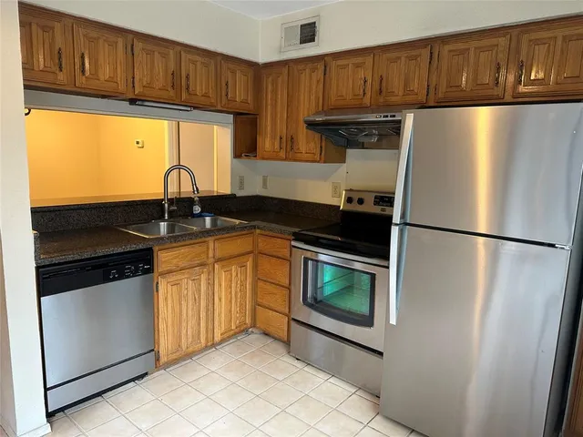 $1,595 | 336 Melrose Drive, Unit 7B, Richardson, TX 75080