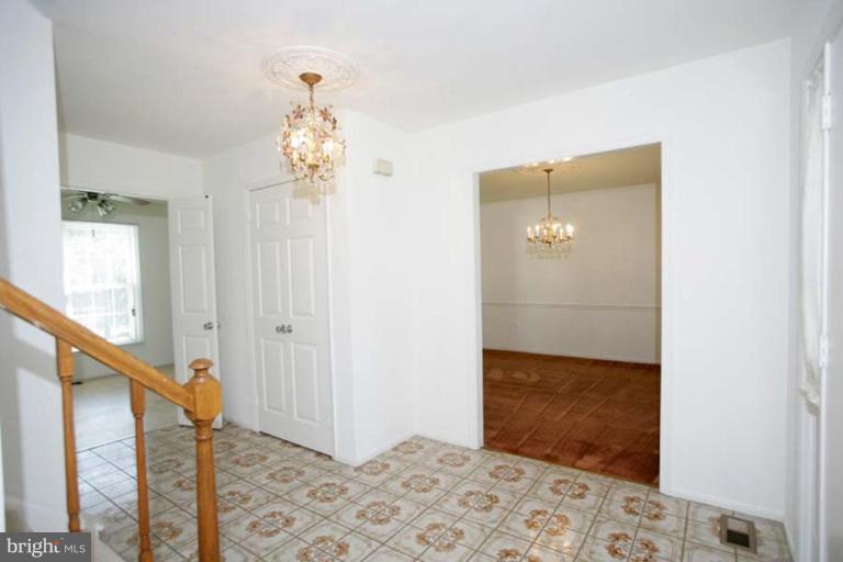 13303 Rippling Brook Drive Silver Spring, MD 20906 - Photo 9 of 22 Entrance / Foyer