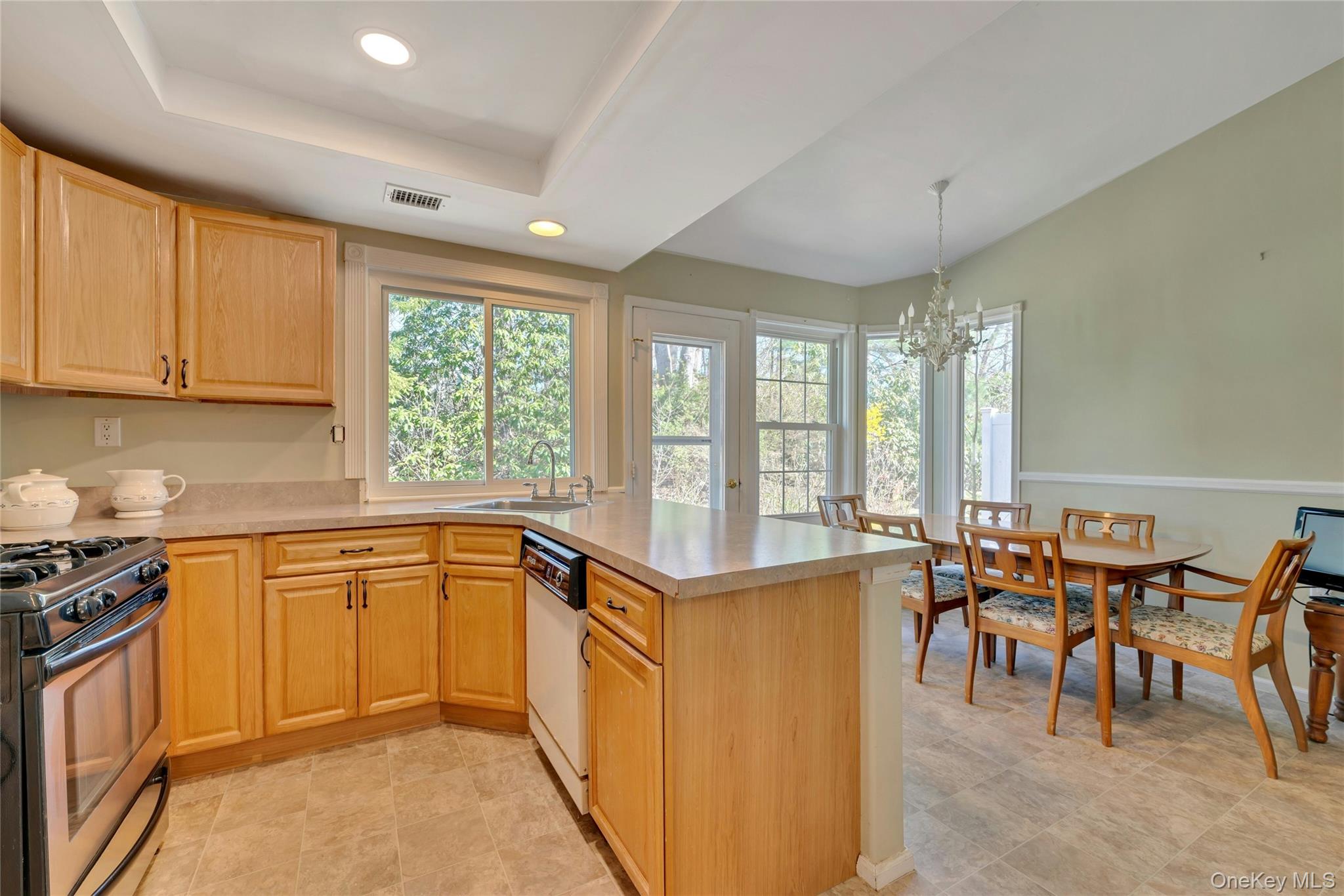 82 Glen Drive Ridge, NY 11961 - Photo 4 of 26