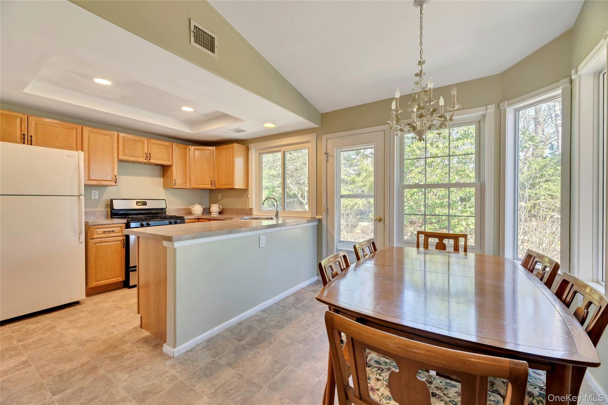 82 Glen Drive Ridge, NY 11961 - Photo 5 of 26