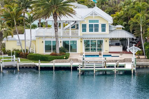 $4,295,000 | 8321 Marina Drive, Holmes Beach, FL 34217