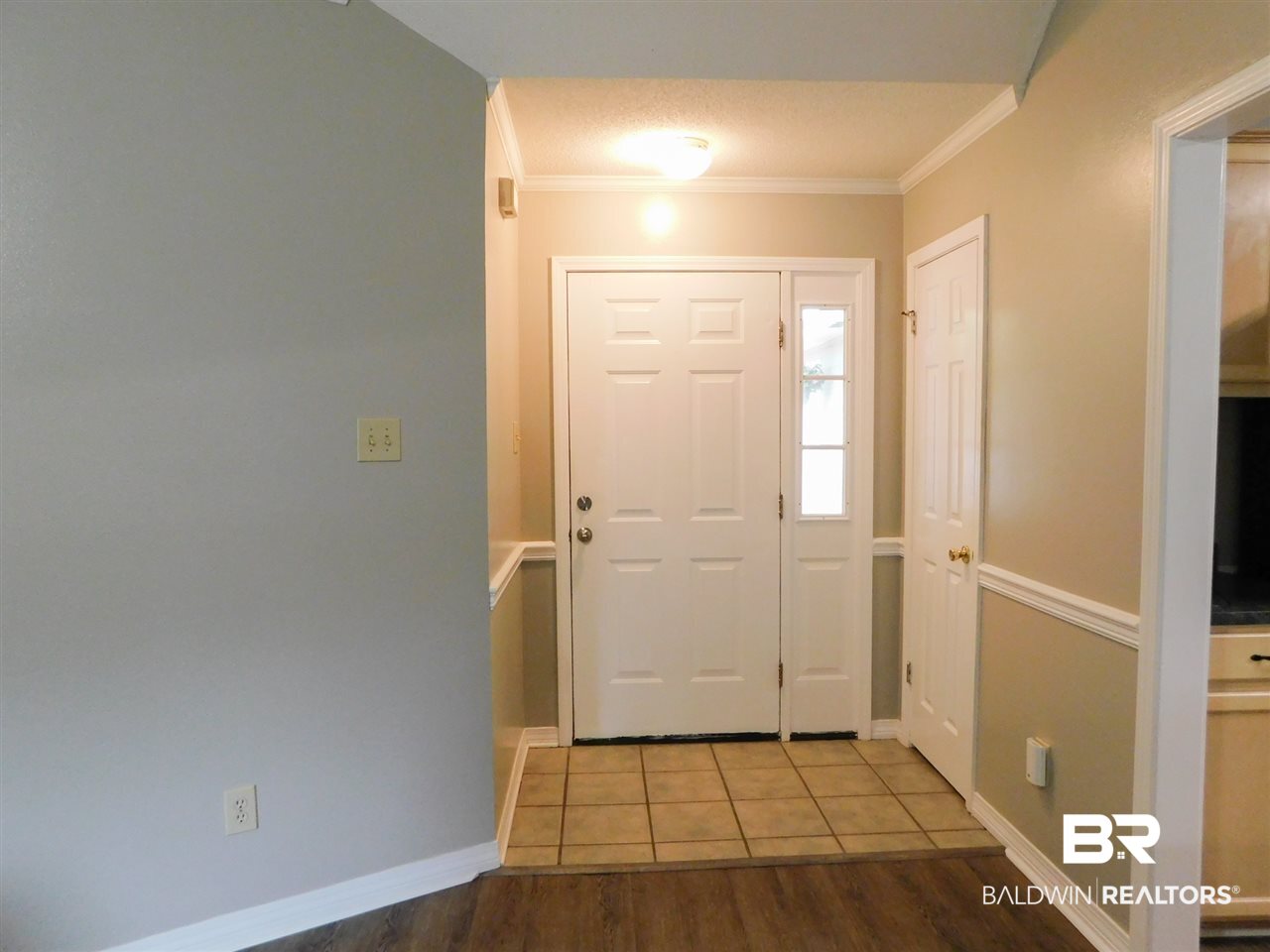 129 Cherryhill Drive Daphne, AL 36526 - Photo 10 of 23 Entry