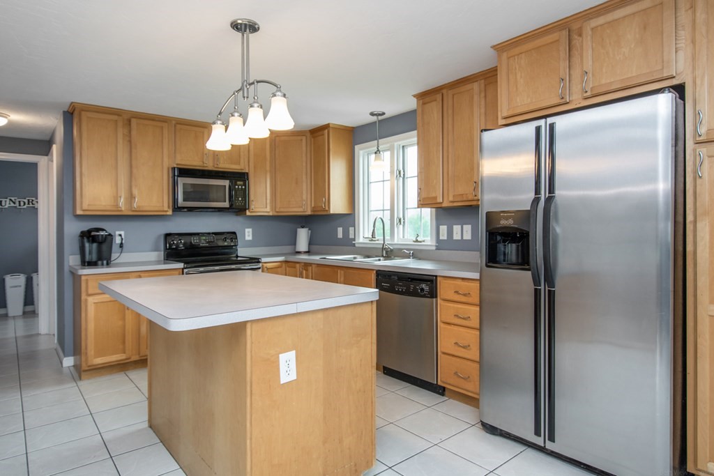 4 Carly Circle Rutland, MA 01543 - Photo 4 of 42