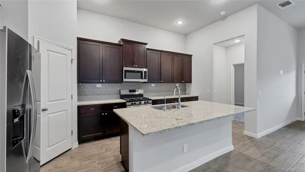 $2,300 | 1941 Colonial Avenue, New Braunfels, TX 78130