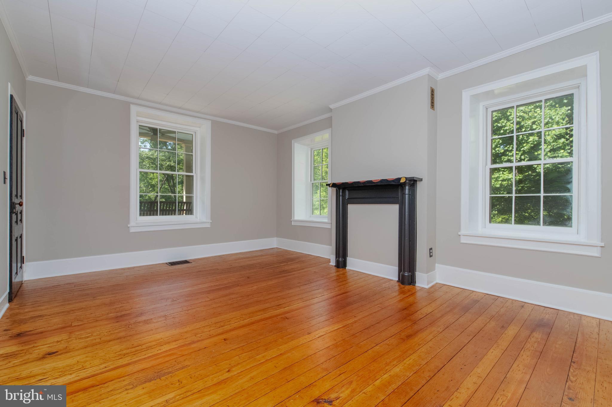 4901 Wetheredsville Road Baltimore, MD 21207 - Photo 15 of 54 Stunning living room for relaxing
