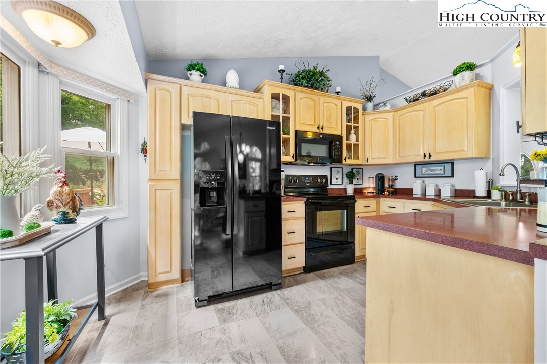 2587 Junaluska Road Boone, NC 28607 - Photo 11 of 47