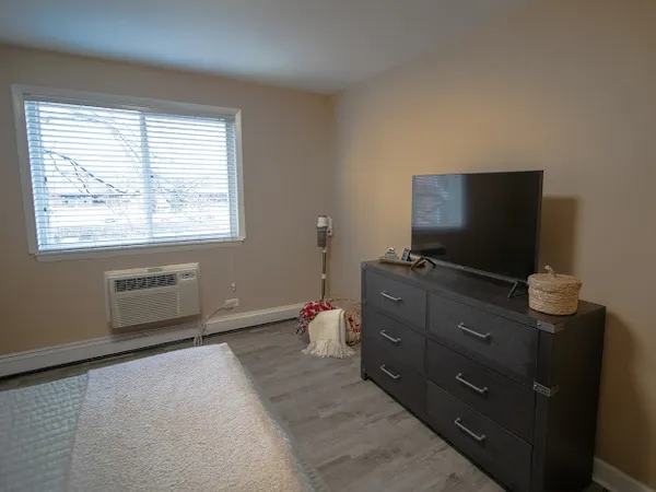 $239,900 | 1056 North Mill Street, Unit 304, Naperville, IL 60563