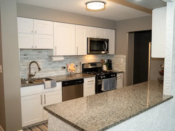 $239,900 | 1056 North Mill Street, Unit 304, Naperville, IL 60563