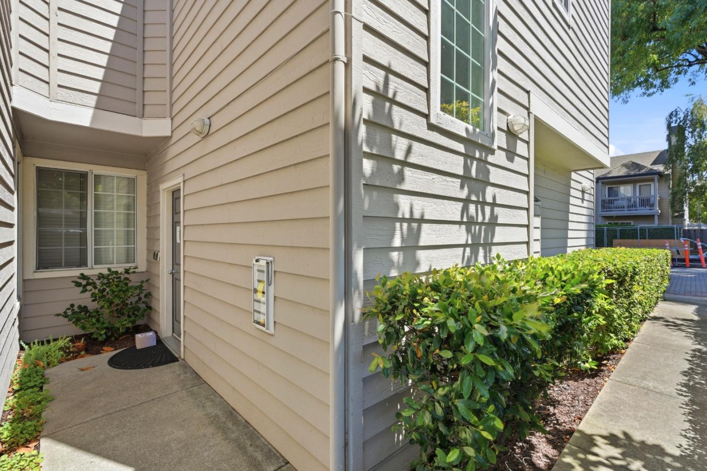 935 Old County Road, Unit 9 Belmont, CA 94002 - Photo 12 of 34 Gallery Image 12