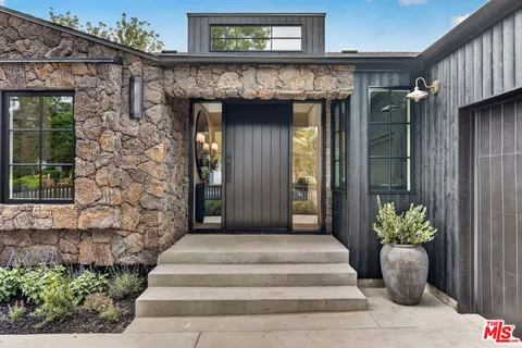 $3,195,000 | 12610 Sarah Street, Studio City, CA 91604
