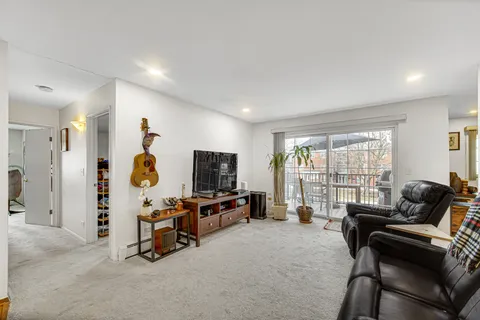 $236,000 | 101 North Lincoln Lane, Unit 2A, Arlington Heights, IL 60004