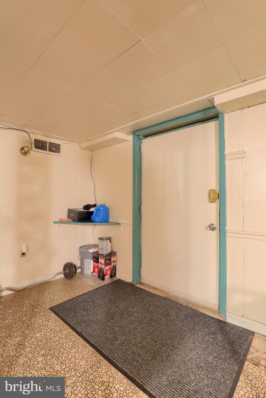 1677 Wabank Road Lancaster, PA 17603 - Photo 11 of 29 Gallery Image 11