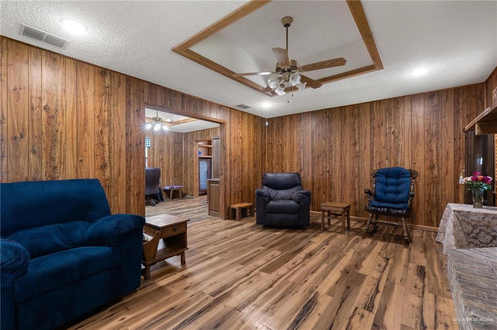 401 South Parker Road La Feria, TX 78559 - Photo 3 of 34