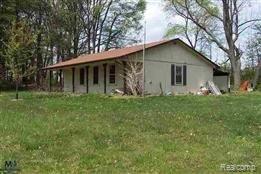 6597 Hunters Creek Road Imlay City, MI 48444 - Photo 6 of 11 Pole barn2.jpg