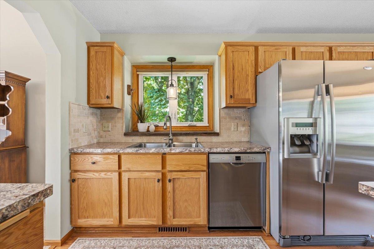 13160 Red Fox Road Rogers, MN 55374 - Photo 17 of 59