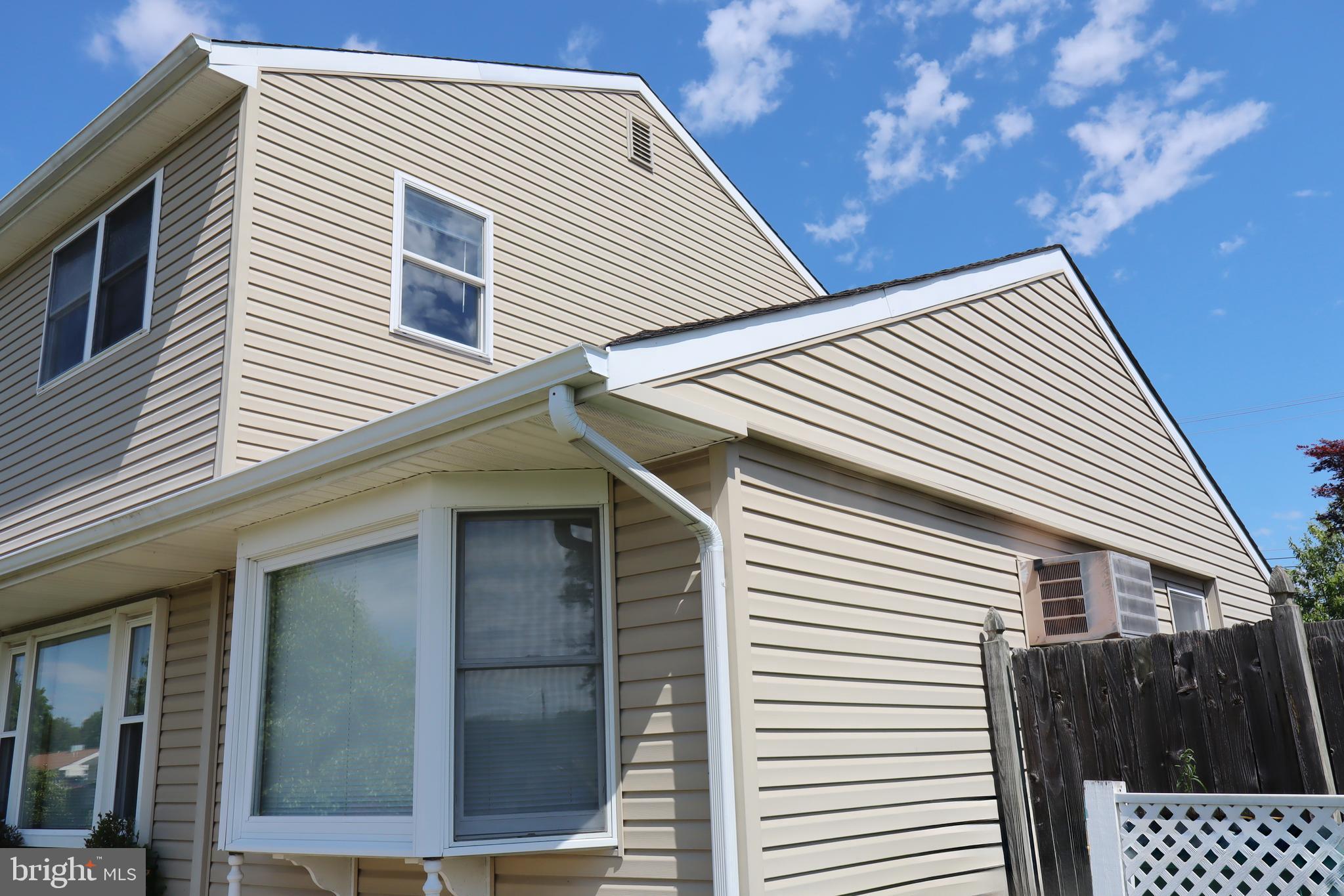 229 Suffolk Road Fairless Hills, PA 19030 - Photo 4 of 36
