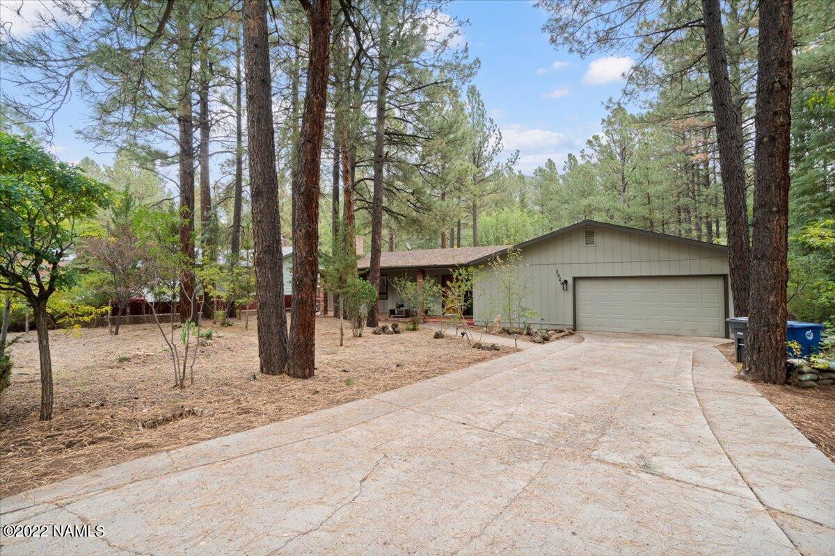 3920 North Paradise Road Flagstaff, AZ 86004 - Photo 1 of 69 01-Front of Home