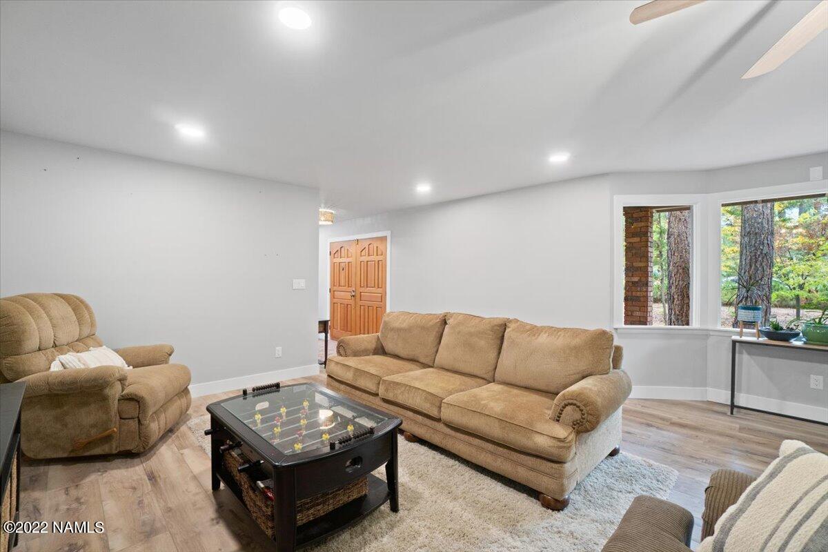 3920 North Paradise Road Flagstaff, AZ 86004 - Photo 12 of 69 19-Living Room