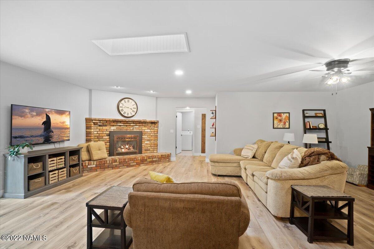 3920 North Paradise Road Flagstaff, AZ 86004 - Photo 18 of 69 25-Living Room