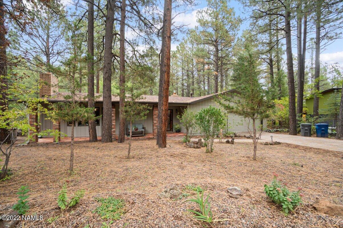 3920 North Paradise Road Flagstaff, AZ 86004 - Photo 2 of 69 02-Front of Home